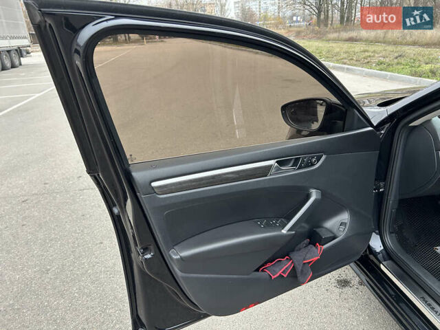 Черный Фольксваген Пассат, объемом двигателя 1.8 л и пробегом 179 тыс. км за 12700 $, фото 4 на Automoto.ua