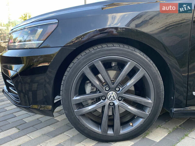 Черный Фольксваген Пассат, объемом двигателя 1.8 л и пробегом 210 тыс. км за 11800 $, фото 5 на Automoto.ua