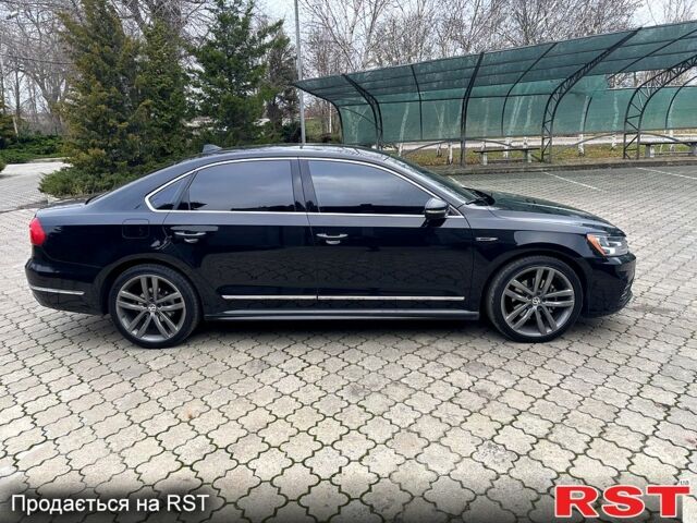 Черный Фольксваген Пассат, объемом двигателя 1.8 л и пробегом 225 тыс. км за 12000 $, фото 4 на Automoto.ua