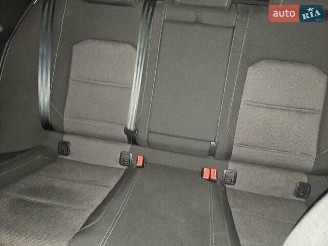 Черный Фольксваген Пассат, объемом двигателя 1.8 л и пробегом 175 тыс. км за 15800 $, фото 66 на Automoto.ua