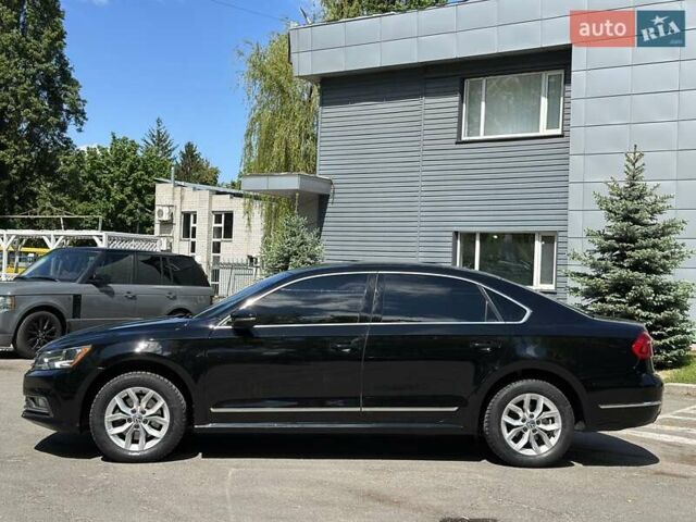 Черный Фольксваген Пассат, объемом двигателя 1.8 л и пробегом 206 тыс. км за 9999 $, фото 6 на Automoto.ua