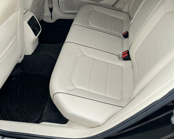 Чорний Фольксваген Пассат, об'ємом двигуна 1.8 л та пробігом 105 тис. км за 12500 $, фото 14 на Automoto.ua