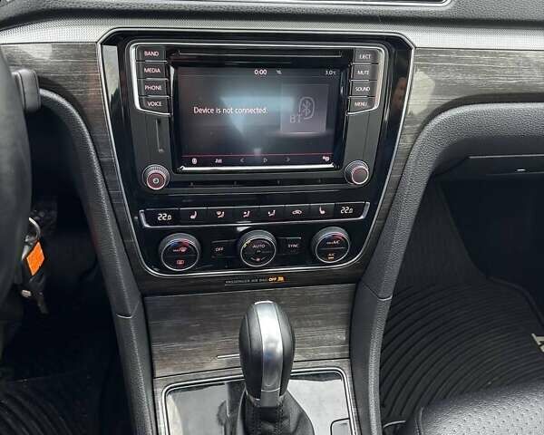 Чорний Фольксваген Пассат, об'ємом двигуна 1.8 л та пробігом 205 тис. км за 12600 $, фото 13 на Automoto.ua