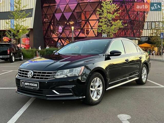 Черный Фольксваген Пассат, объемом двигателя 1.8 л и пробегом 225 тыс. км за 11990 $, фото 2 на Automoto.ua