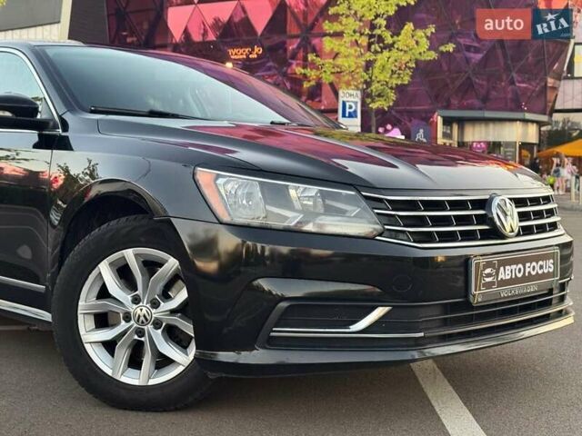Черный Фольксваген Пассат, объемом двигателя 1.8 л и пробегом 225 тыс. км за 11990 $, фото 3 на Automoto.ua