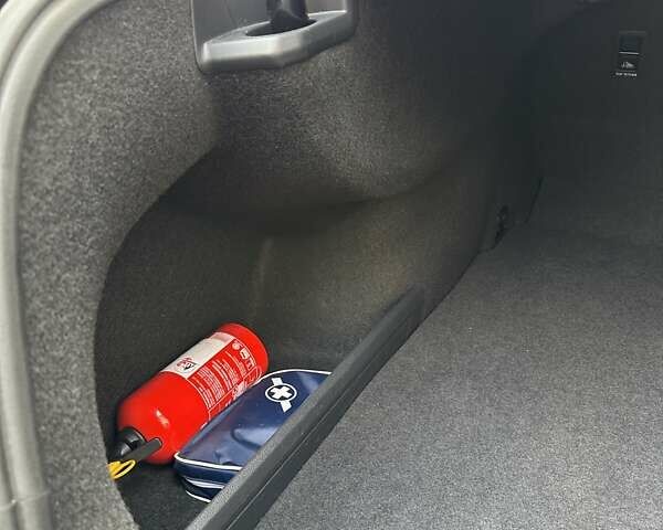 Чорний Фольксваген Пассат, об'ємом двигуна 1.97 л та пробігом 221 тис. км за 18400 $, фото 141 на Automoto.ua