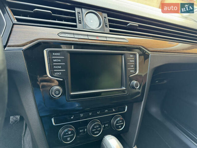 Фольксваген Пассат 2016 в Львове на Automoto.ua Черный Фольксваген Пассат, объемом двигателя 1.97 л и пробегом 290 тыс. км за 16100 $, фото 23 на Automoto.ua