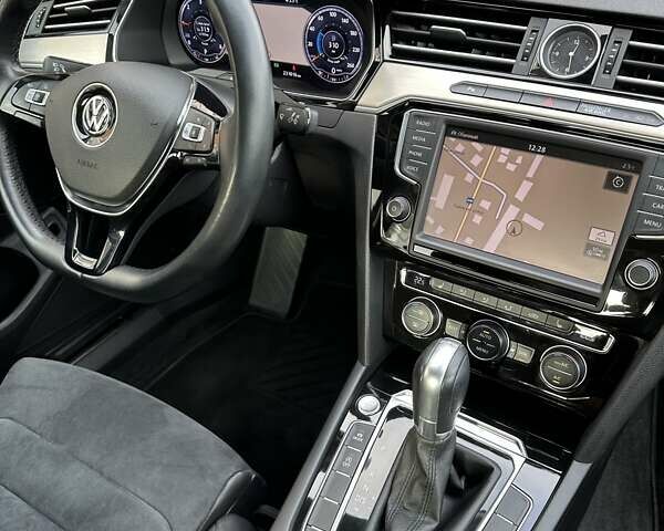 Чорний Фольксваген Пассат, об'ємом двигуна 1.97 л та пробігом 221 тис. км за 18400 $, фото 61 на Automoto.ua