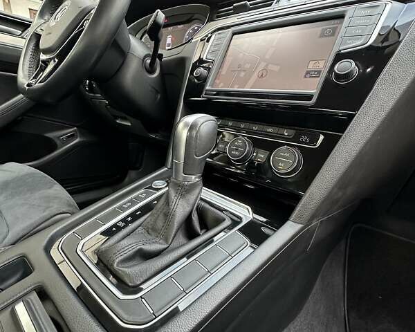 Чорний Фольксваген Пассат, об'ємом двигуна 1.97 л та пробігом 221 тис. км за 18400 $, фото 76 на Automoto.ua