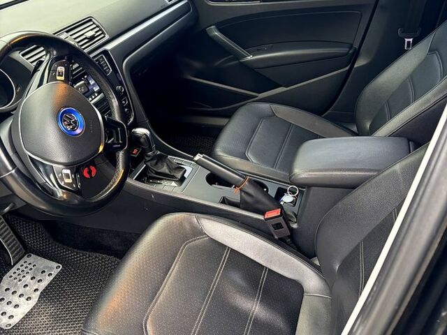 Черный Фольксваген Пассат, объемом двигателя 1.8 л и пробегом 225 тыс. км за 12000 $, фото 10 на Automoto.ua