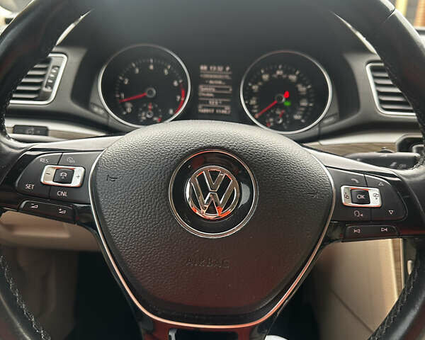 Фольксваген Пассат 2016 в Виннице на Automoto.ua Черный Фольксваген Пассат, объемом двигателя 1.8 л и пробегом 168 тыс. км за 12000 $, фото 9 на Automoto.ua