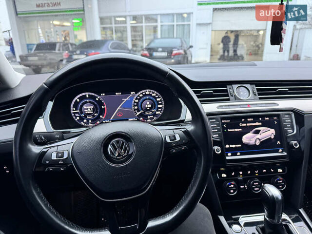 Черный Фольксваген Пассат, объемом двигателя 1.97 л и пробегом 287 тыс. км за 19500 $, фото 11 на Automoto.ua