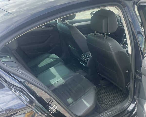 Чорний Фольксваген Пассат, об'ємом двигуна 1.97 л та пробігом 274 тис. км за 18500 $, фото 4 на Automoto.ua