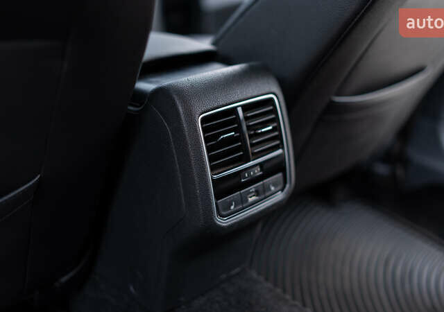 Чорний Фольксваген Пассат, об'ємом двигуна 1.8 л та пробігом 191 тис. км за 13800 $, фото 21 на Automoto.ua