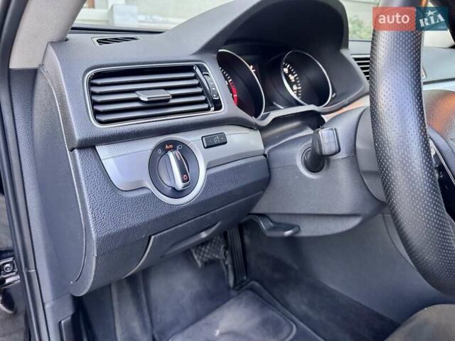 Черный Фольксваген Пассат, объемом двигателя 1.8 л и пробегом 216 тыс. км за 11999 $, фото 68 на Automoto.ua