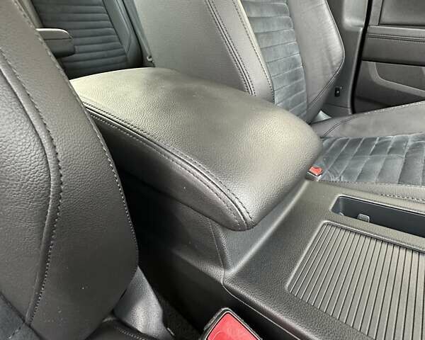 Чорний Фольксваген Пассат, об'ємом двигуна 1.97 л та пробігом 221 тис. км за 18400 $, фото 79 на Automoto.ua