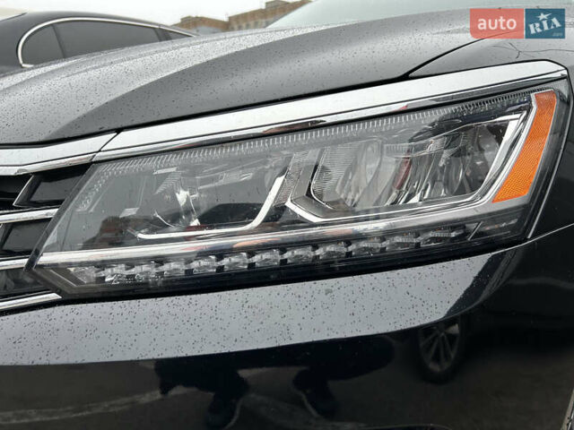 Черный Фольксваген Пассат, объемом двигателя 1.8 л и пробегом 179 тыс. км за 12700 $, фото 16 на Automoto.ua