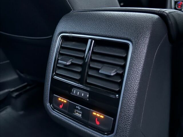 Черный Фольксваген Пассат, объемом двигателя 1.8 л и пробегом 145 тыс. км за 14800 $, фото 12 на Automoto.ua