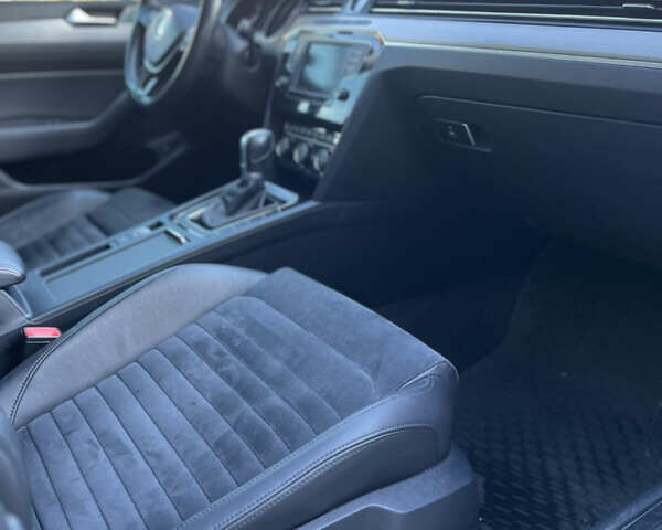 Черный Фольксваген Пассат, объемом двигателя 1.97 л и пробегом 279 тыс. км за 16599 $, фото 22 на Automoto.ua