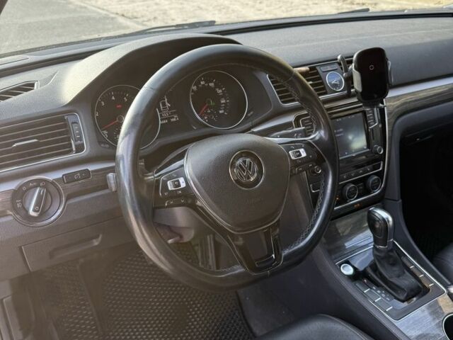 Черный Фольксваген Пассат, объемом двигателя 1.8 л и пробегом 173 тыс. км за 15300 $, фото 5 на Automoto.ua