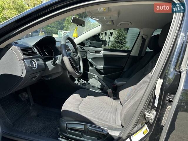 Черный Фольксваген Пассат, объемом двигателя 1.8 л и пробегом 206 тыс. км за 9999 $, фото 14 на Automoto.ua