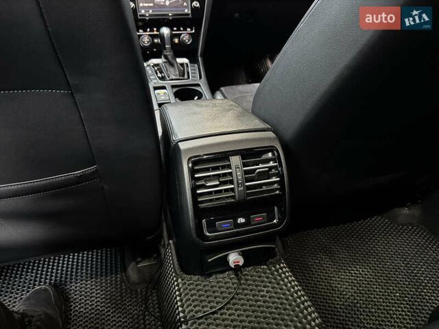 Черный Фольксваген Пассат, объемом двигателя 1.97 л и пробегом 287 тыс. км за 19500 $, фото 16 на Automoto.ua