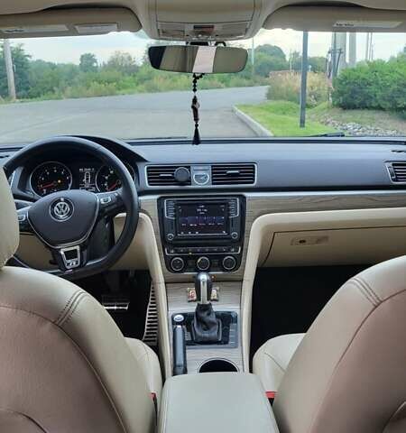 Черный Фольксваген Пассат, объемом двигателя 1.8 л и пробегом 73 тыс. км за 18000 $, фото 4 на Automoto.ua