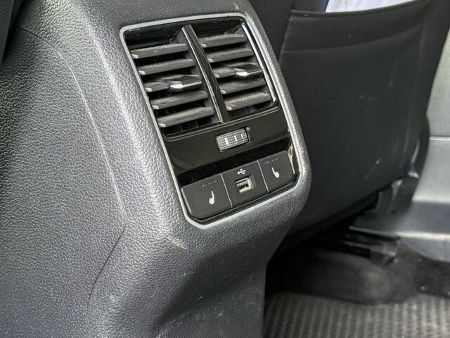 Черный Фольксваген Пассат, объемом двигателя 1.8 л и пробегом 173 тыс. км за 15300 $, фото 7 на Automoto.ua