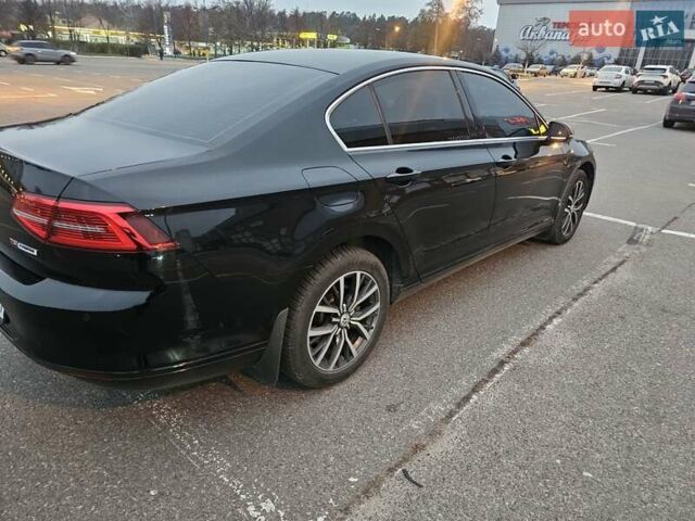 Черный Фольксваген Пассат, объемом двигателя 1.8 л и пробегом 175 тыс. км за 15800 $, фото 42 на Automoto.ua