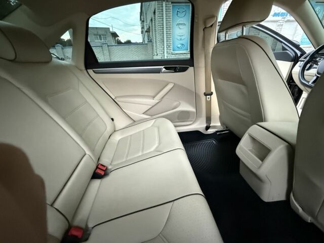 Черный Фольксваген Пассат, объемом двигателя 1.8 л и пробегом 190 тыс. км за 13800 $, фото 15 на Automoto.ua