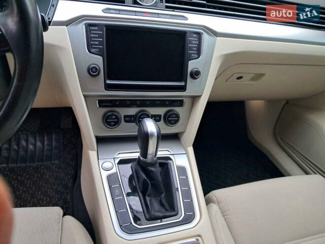 Черный Фольксваген Пассат, объемом двигателя 2 л и пробегом 215 тыс. км за 16800 $, фото 30 на Automoto.ua