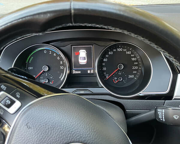 Черный Фольксваген Пассат, объемом двигателя 1.4 л и пробегом 203 тыс. км за 19000 $, фото 19 на Automoto.ua