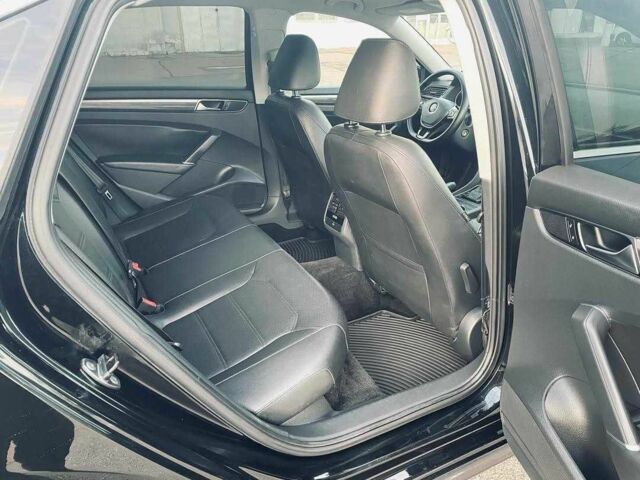 Черный Фольксваген Пассат, объемом двигателя 1.8 л и пробегом 250 тыс. км за 9000 $, фото 9 на Automoto.ua