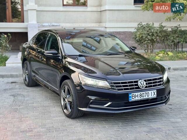 Черный Фольксваген Пассат, объемом двигателя 1.8 л и пробегом 216 тыс. км за 11999 $, фото 4 на Automoto.ua
