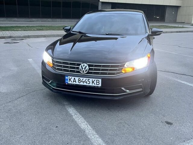 Черный Фольксваген Пассат, объемом двигателя 1.8 л и пробегом 175 тыс. км за 12200 $, фото 14 на Automoto.ua