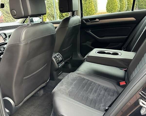 Черный Фольксваген Пассат, объемом двигателя 1.97 л и пробегом 221 тыс. км за 17950 $, фото 115 на Automoto.ua