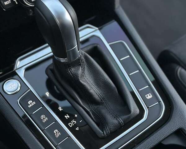 Черный Фольксваген Пассат, объемом двигателя 1.97 л и пробегом 240 тыс. км за 18800 $, фото 9 на Automoto.ua