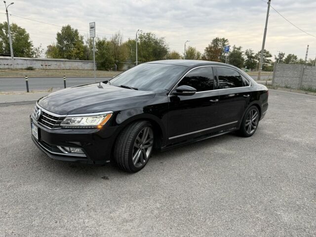 Черный Фольксваген Пассат, объемом двигателя 1.8 л и пробегом 190 тыс. км за 13800 $, фото 8 на Automoto.ua