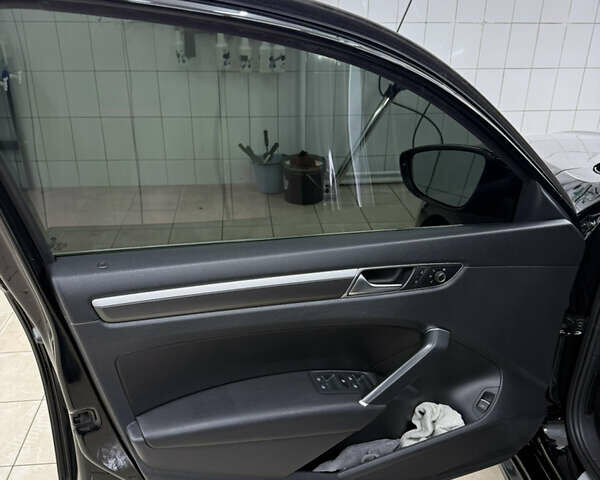 Черный Фольксваген Пассат, объемом двигателя 1.8 л и пробегом 149 тыс. км за 14500 $, фото 21 на Automoto.ua