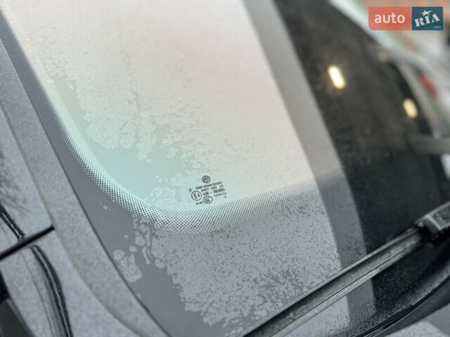 Черный Фольксваген Пассат, объемом двигателя 1.97 л и пробегом 287 тыс. км за 19500 $, фото 5 на Automoto.ua