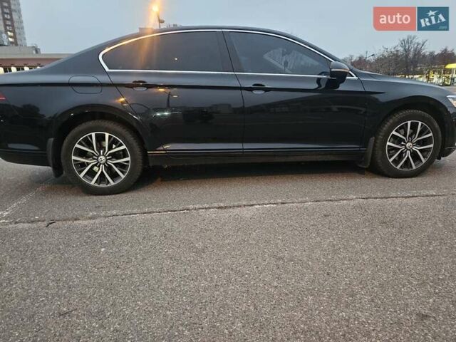 Черный Фольксваген Пассат, объемом двигателя 1.8 л и пробегом 175 тыс. км за 15800 $, фото 37 на Automoto.ua