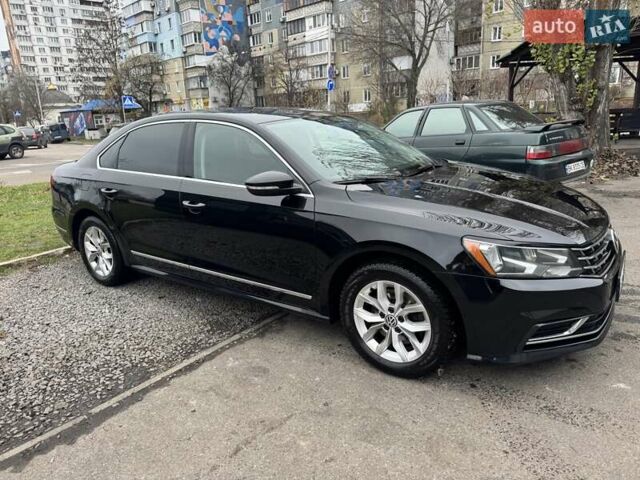 Черный Фольксваген Пассат, объемом двигателя 1.8 л и пробегом 198 тыс. км за 12900 $, фото 1 на Automoto.ua
