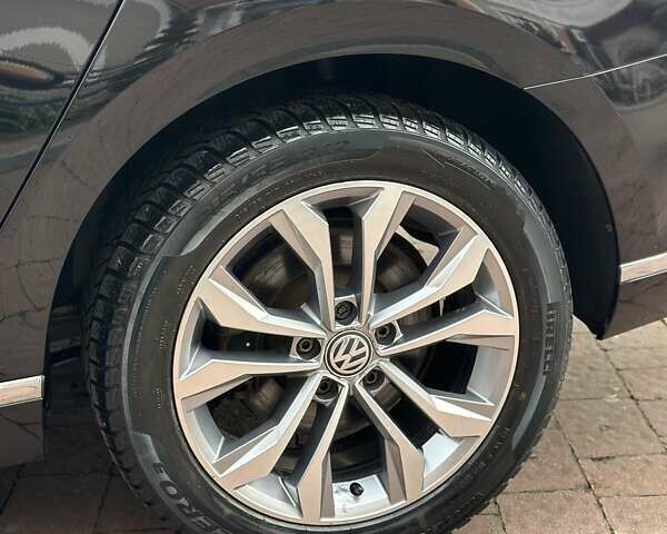 Чорний Фольксваген Пассат, об'ємом двигуна 1.97 л та пробігом 221 тис. км за 18400 $, фото 19 на Automoto.ua