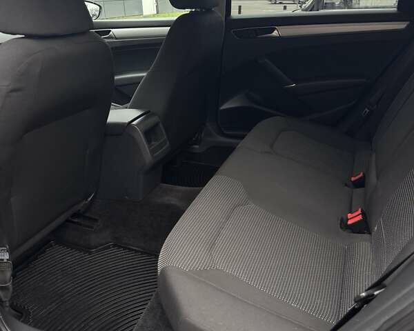 Черный Фольксваген Пассат, объемом двигателя 1.8 л и пробегом 198 тыс. км за 12900 $, фото 14 на Automoto.ua