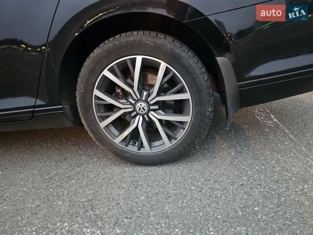 Черный Фольксваген Пассат, объемом двигателя 1.8 л и пробегом 175 тыс. км за 15800 $, фото 1 на Automoto.ua