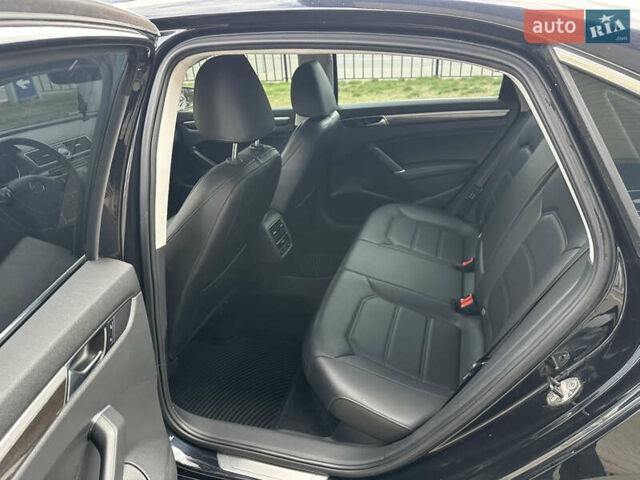 Черный Фольксваген Пассат, объемом двигателя 1.8 л и пробегом 166 тыс. км за 14000 $, фото 5 на Automoto.ua