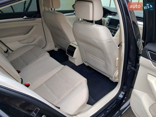 Черный Фольксваген Пассат, объемом двигателя 2 л и пробегом 215 тыс. км за 16800 $, фото 41 на Automoto.ua