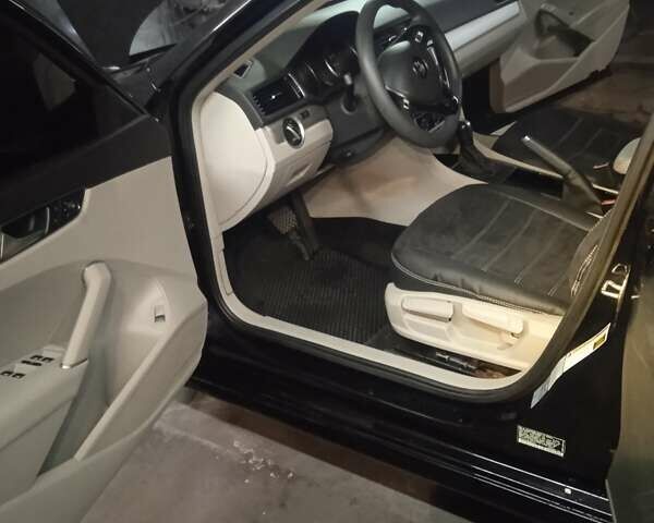 Черный Фольксваген Пассат, объемом двигателя 1.8 л и пробегом 175 тыс. км за 12500 $, фото 8 на Automoto.ua