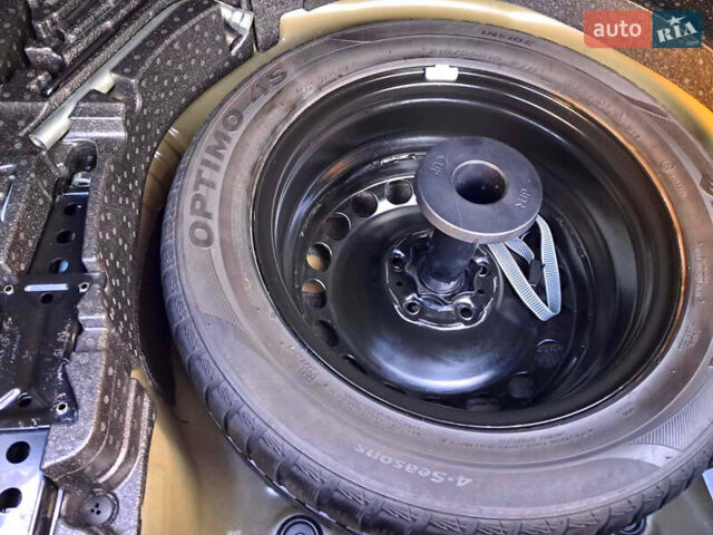 Чорний Фольксваген Пассат, об'ємом двигуна 2 л та пробігом 215 тис. км за 17300 $, фото 52 на Automoto.ua