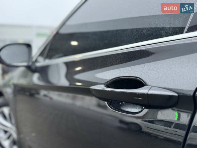 Черный Фольксваген Пассат, объемом двигателя 1.97 л и пробегом 287 тыс. км за 19500 $, фото 6 на Automoto.ua